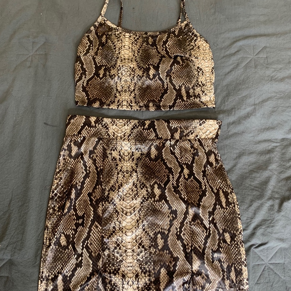 Fashion Nova 2 piece skirt set